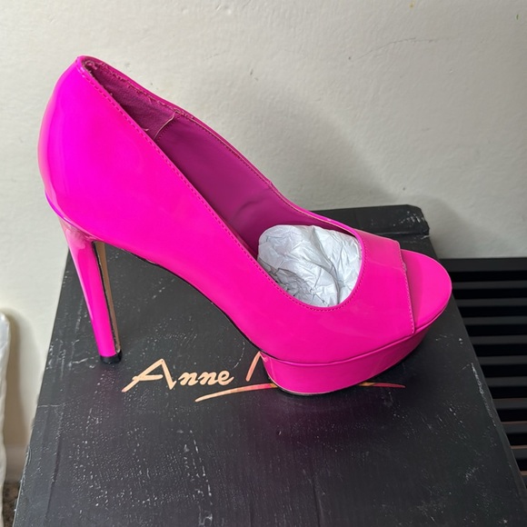 Pink Heels - Picture 4 of 7